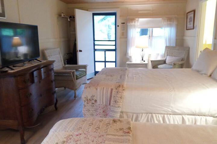 Room 35 of 205