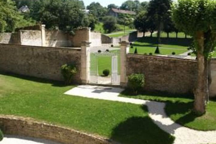 Hotel Entry