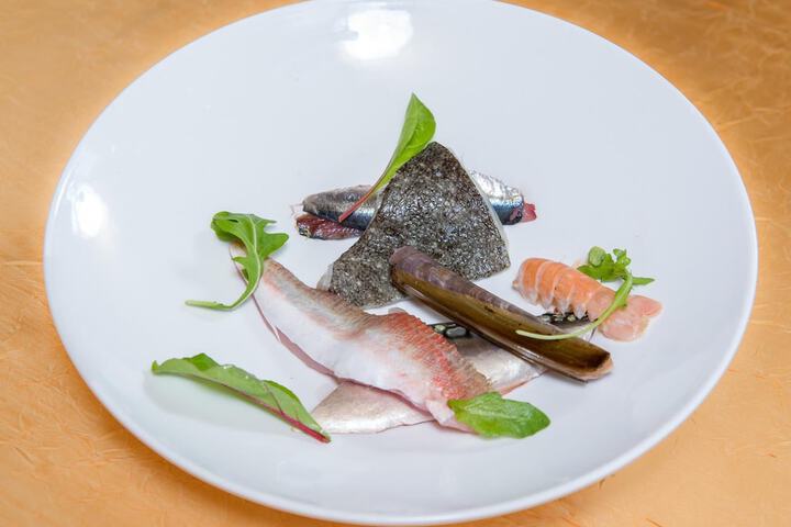 Dining 44 of 73