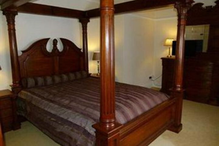Room 6 of 7