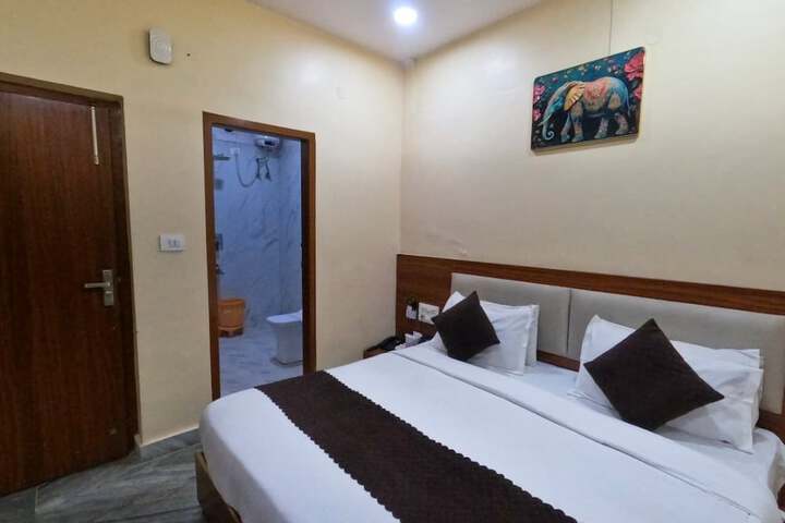 Room 4 of 48
