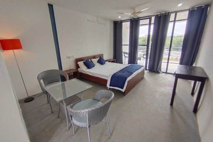 Room 5 of 17