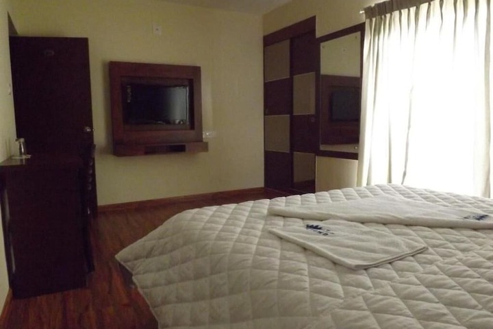 Room 11 of 26