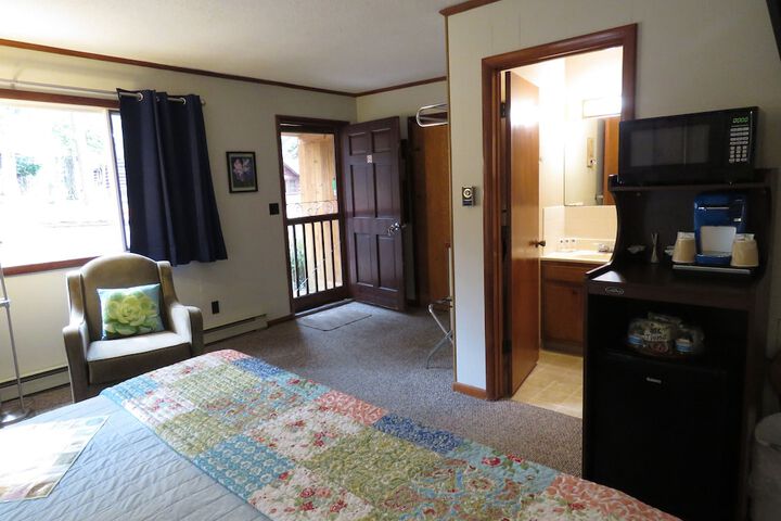 Room 8 of 183
