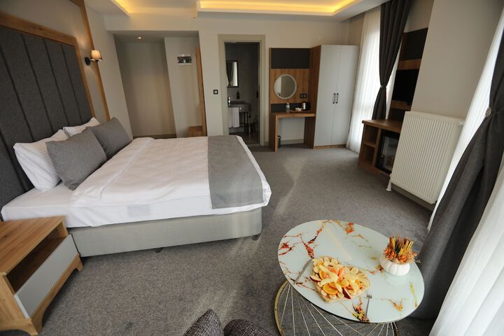 Room 28 of 39