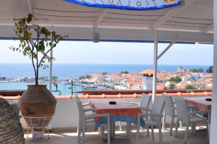 Remezzo Hotel & Studios