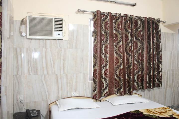 Room 15 of 20