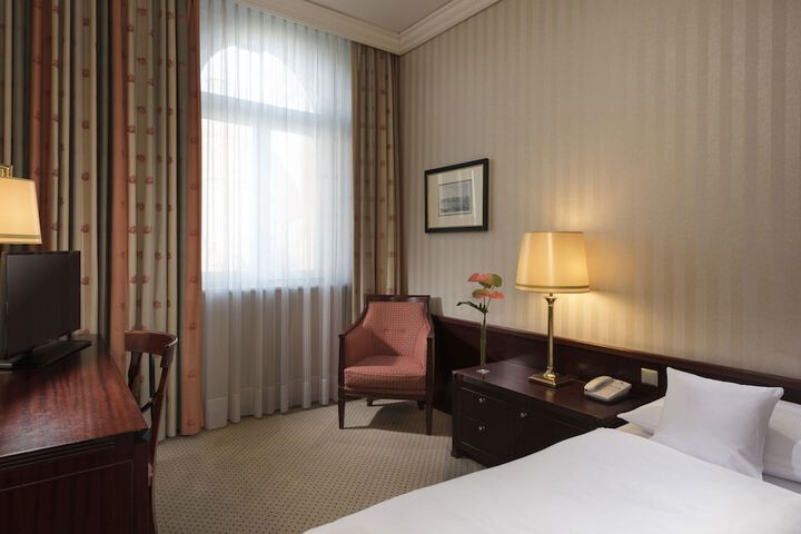 Room 3 of 21