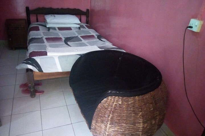 Room 9 of 33