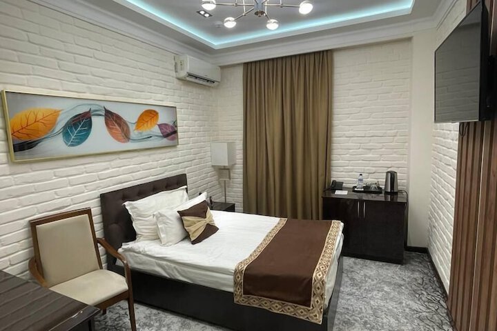 Room 17 of 49
