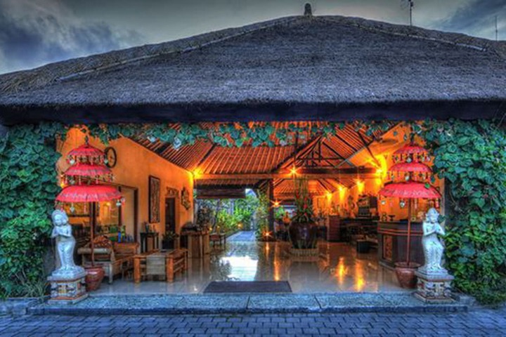 Lobby Entry