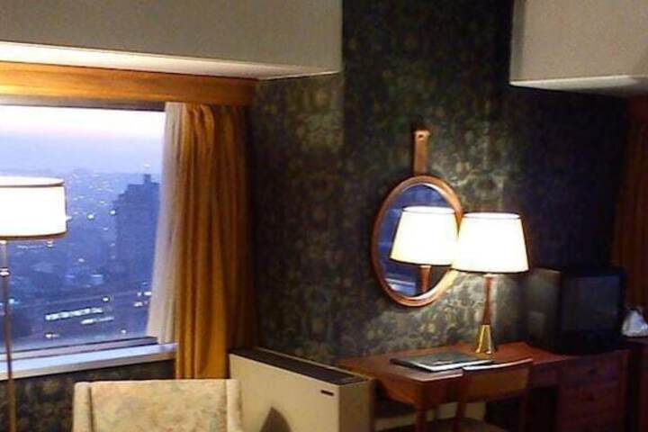 Room 18 of 34