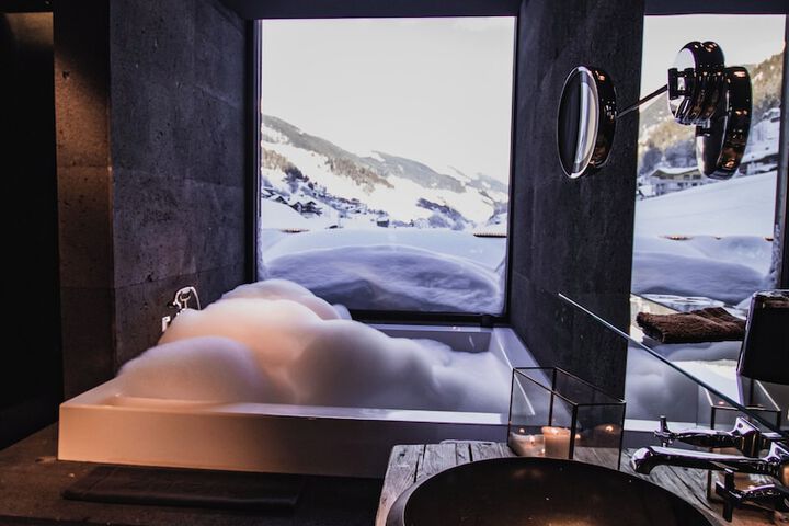 Room 84 of 126