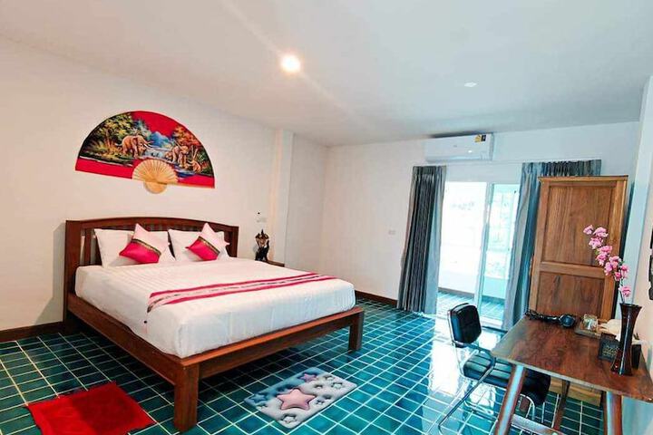 Room 4 of 20