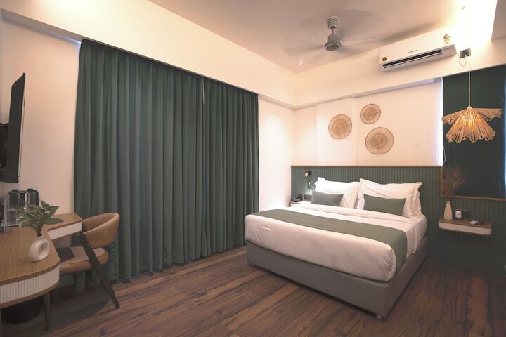 Room 18 of 37