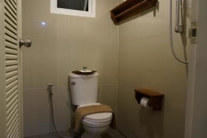 Room 2 of 38