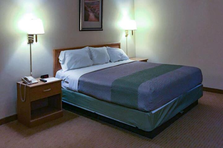 Deluxe Queen Room (6 of 10)