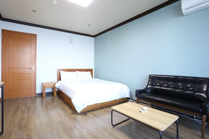 Room 16 of 51