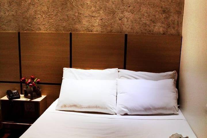 Room 8 of 20