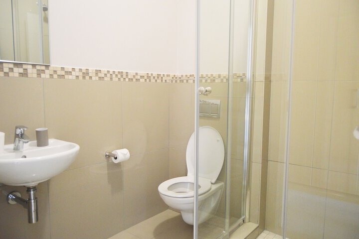 Room 182 of 192