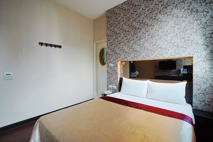 Room 15 of 66