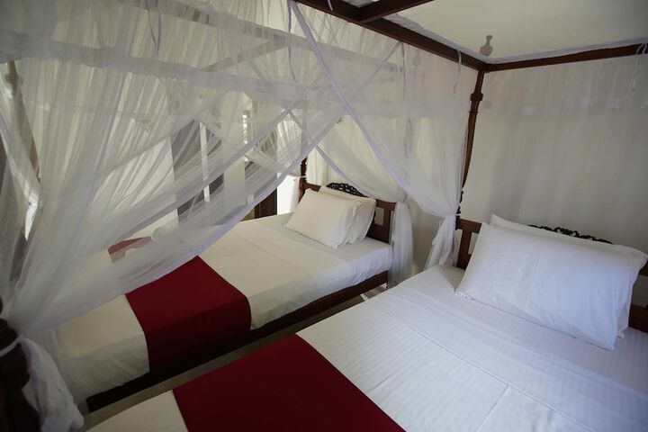 Room 10 of 37