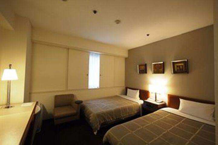 Room 11 of 31