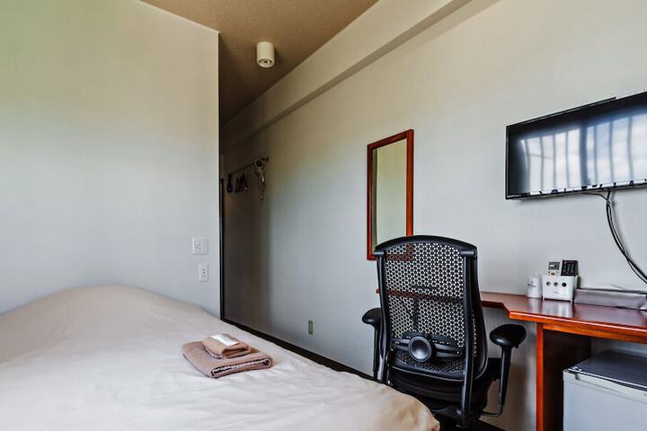 Room 9 of 58