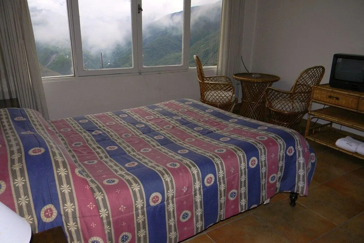 Room 5 of 15
