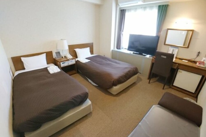 Room 10 of 48