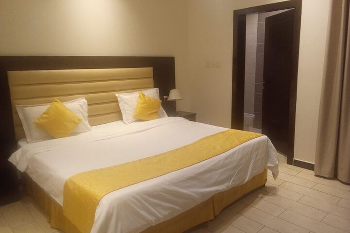 Room 8 of 17