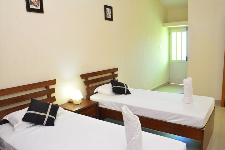 Room 5 of 29