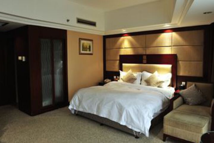 Room 5 of 21