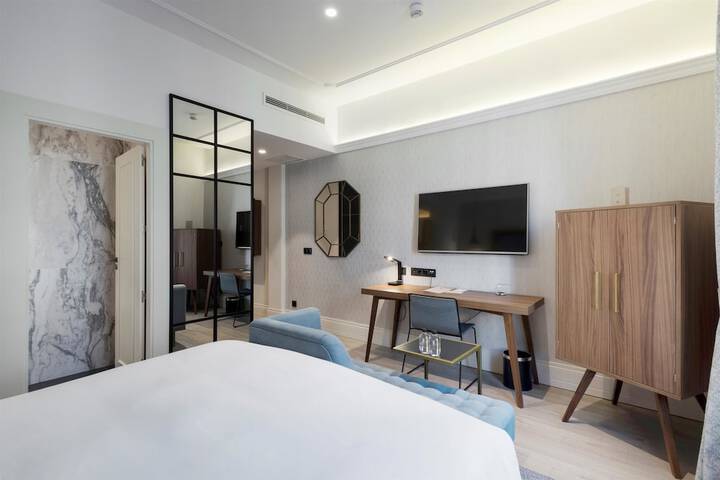 Room 15 of 113