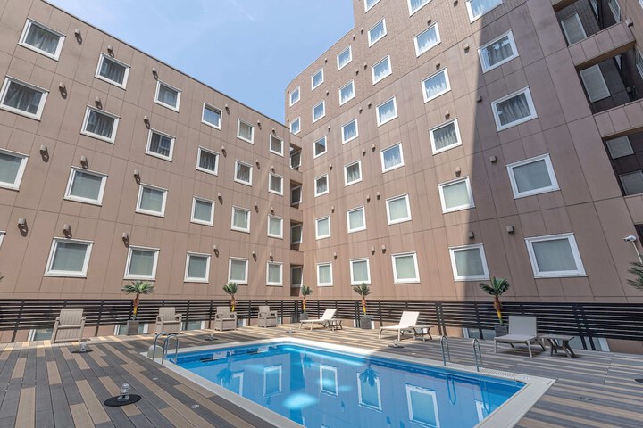 Hotel with Pool