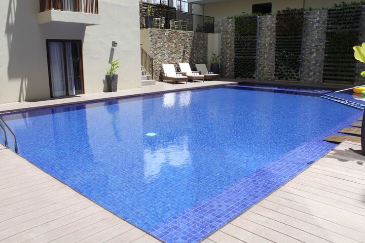 Pool 44 of 76