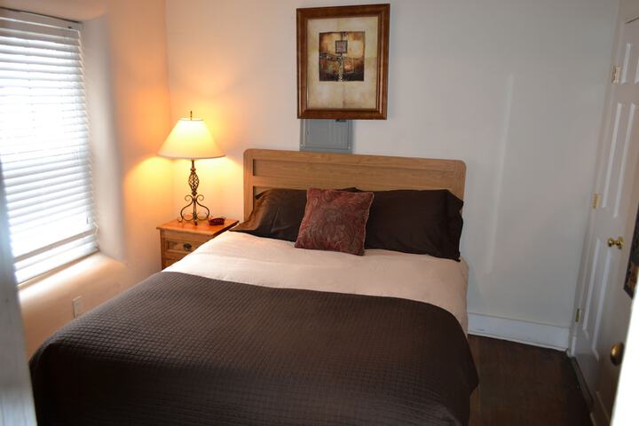 Room 4 of 80
