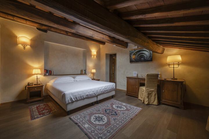 Room 15 of 70
