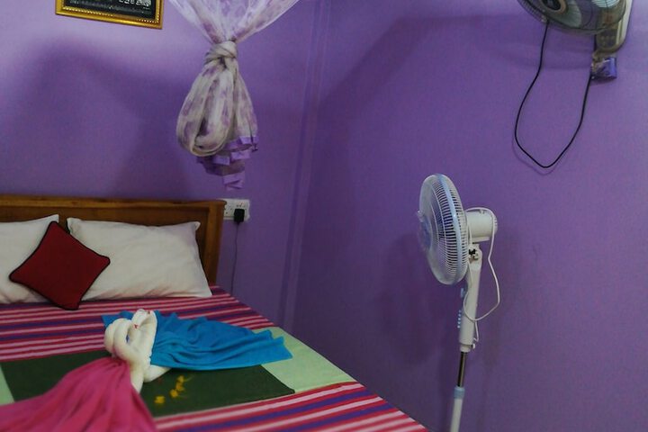 Room 5 of 14