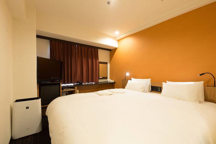 Room 12 of 62