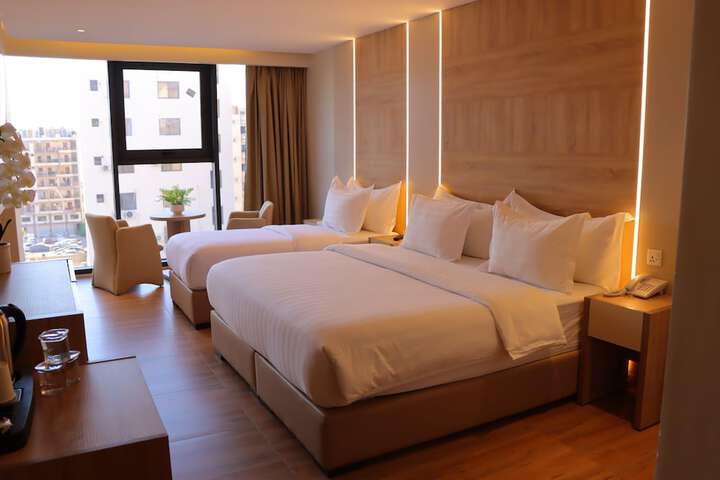 Room 15 of 37