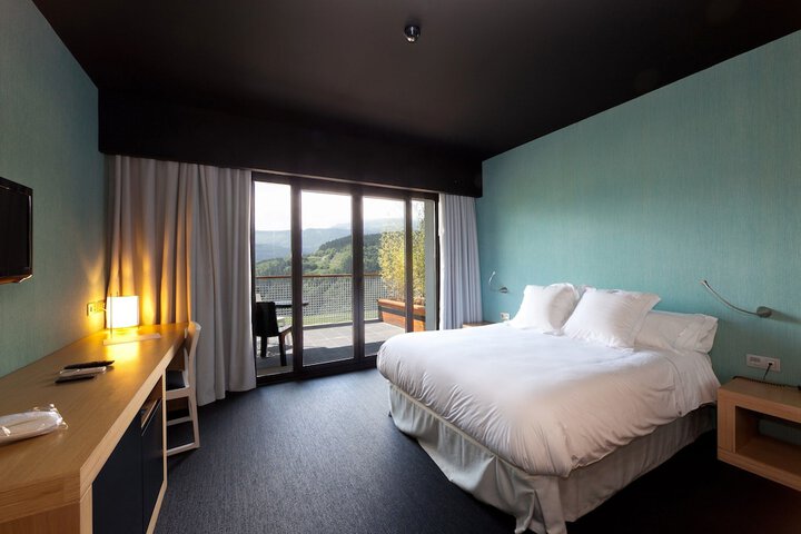 Room 3 of 35