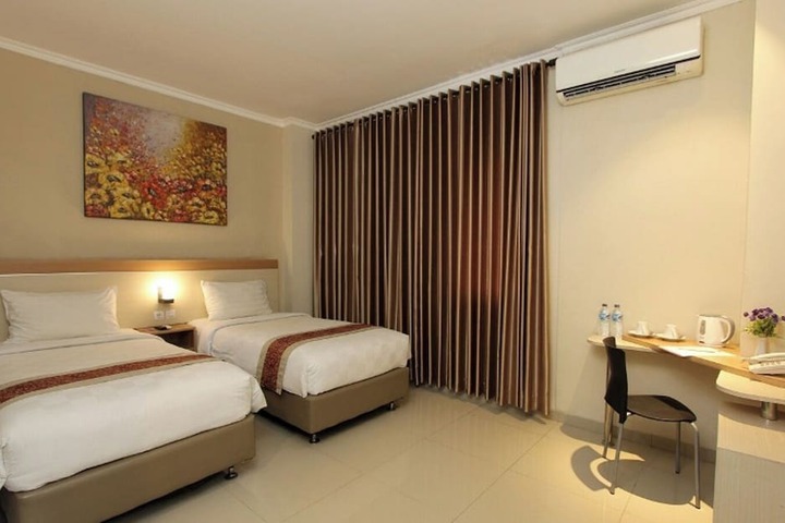 Room 11 of 42
