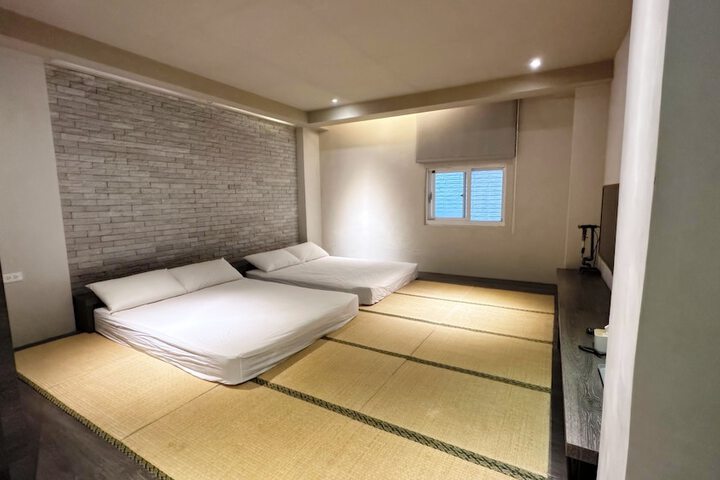 Room 12 of 51