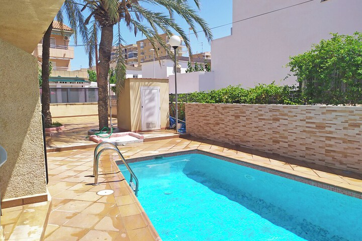 Pool 68 of 76