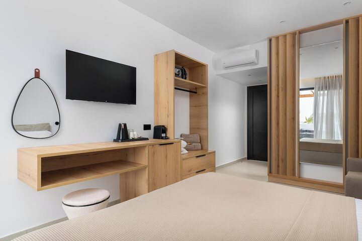 Room 8 of 44