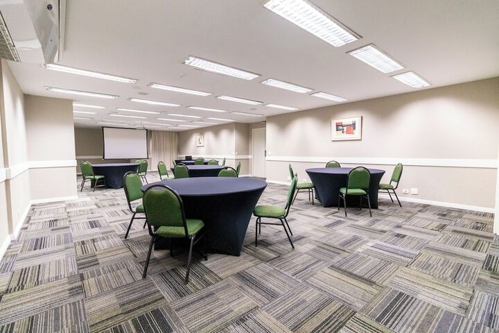 Ballroom/Hall 80 of 92