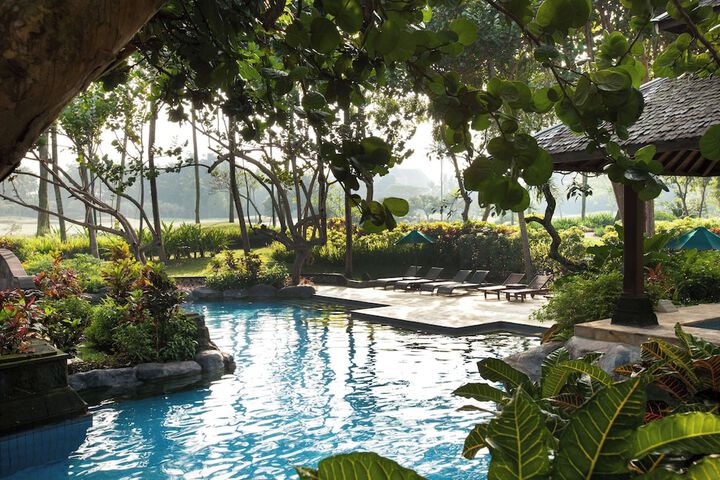 Pool Hotel