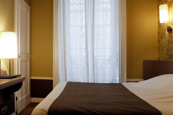 Room 5 of 43