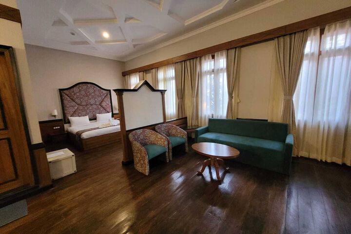 Room 3 of 55